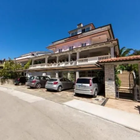 In Mit Terrasse Und Garte By Interhome