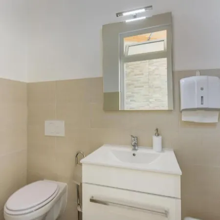 Apartmán In Mit Terrasse Und Garte By Interhome *